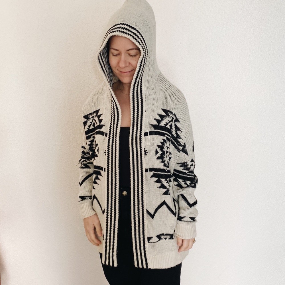 oversized b & w geometric cardi sweater